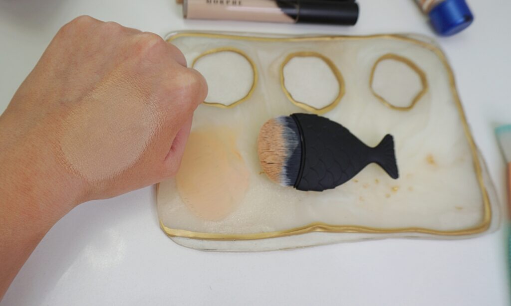 Carli D - Makeup Mixing Tray