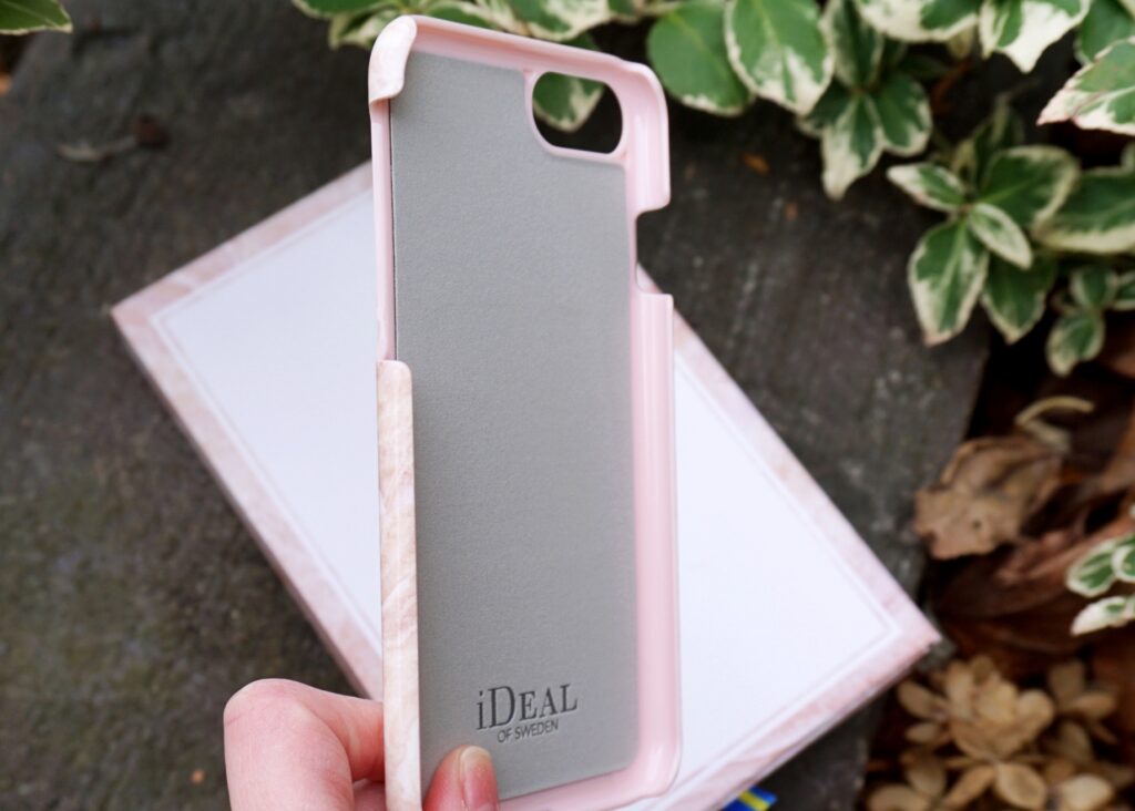iDeal of Sweden - Rosy Reef Marble Phone Case