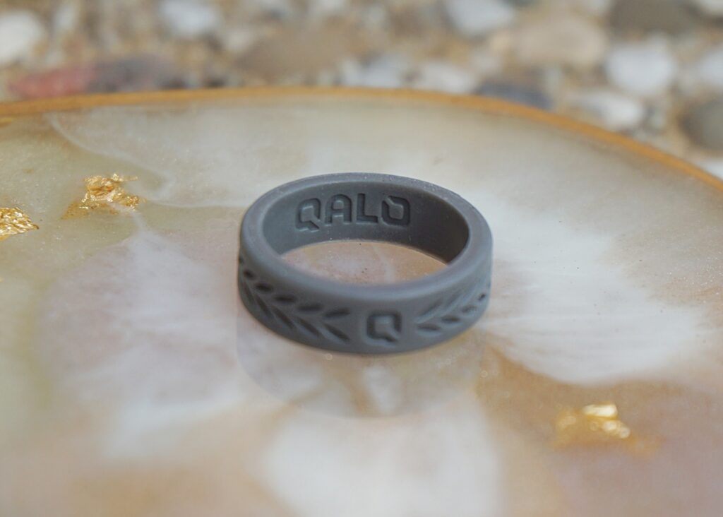 Qalo - Laurel Silicone Ring